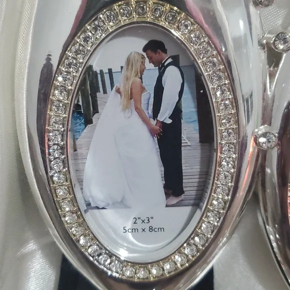 Wedding Picture Frame 😍 - Picture 3 of 3